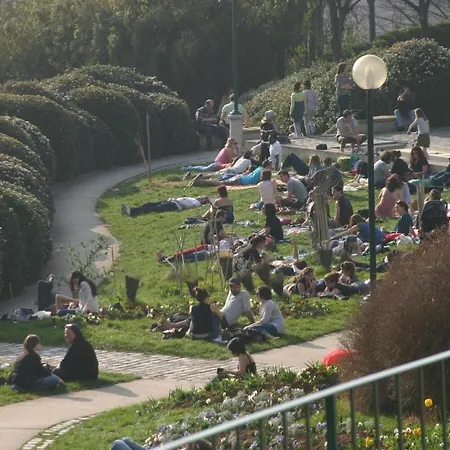 De La Mare Paris